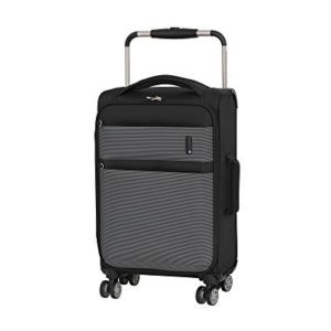 IT Luggage World's Lightest Debonair 22.5" 8 Wheel Spinner